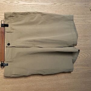 Banana Republic kaki shorts